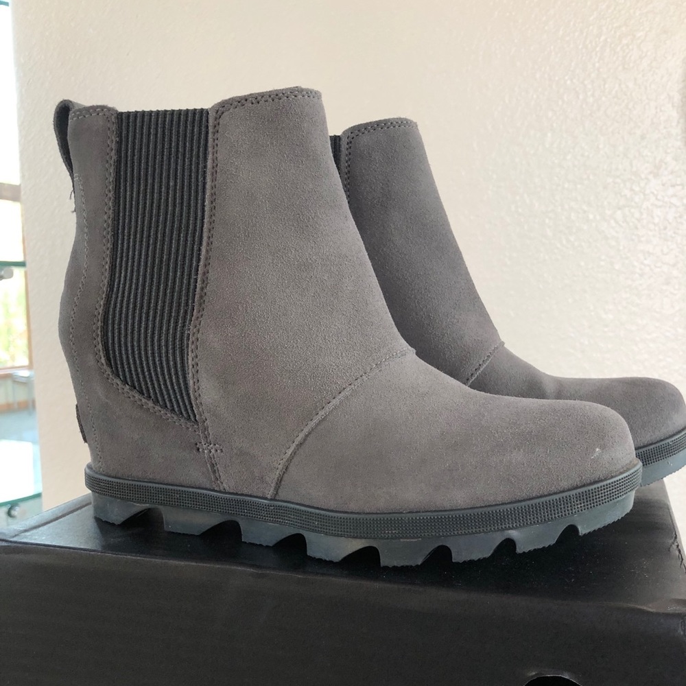 Sorel Chelsea Booties